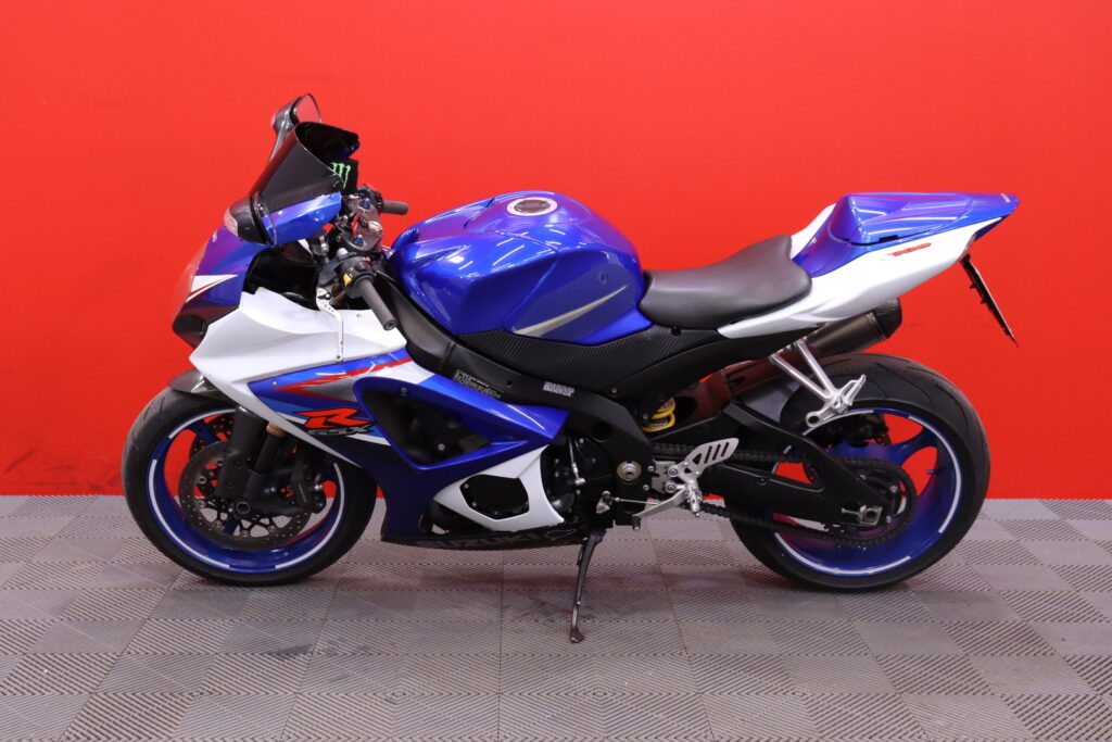 Suzuki - GSX-R - 1000 // Juuri saapunut! / Ducktail / Vaihdenäyttö / Tokico // Suzuki - GSX-R - 1000 // Juuri saapunut! / Ducktail / Vaihdenäyttö / Tokico // - Moottoripyörä