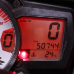 Suzuki - GSX-R - 600 // Suomi-pyörä / Ohjausiskunvaimennin / 2x-avain // - Moottoripyörä