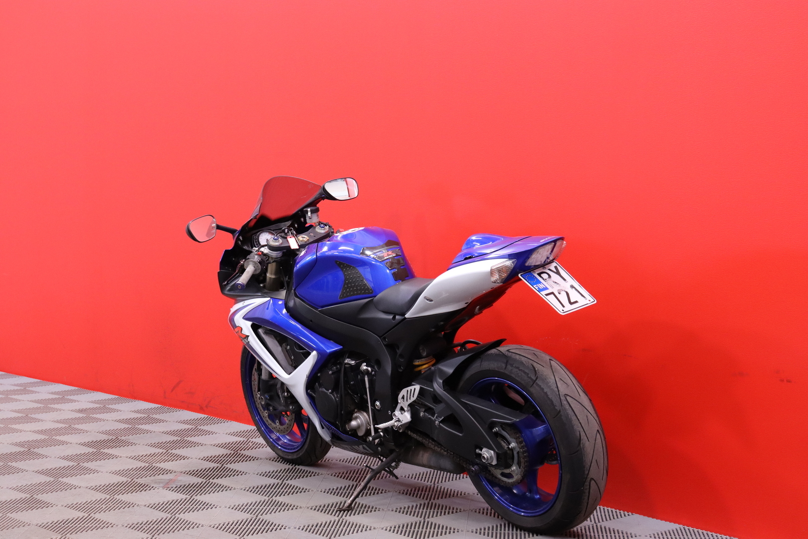 Suzuki - GSX-R - 600 // Suomi-pyörä / Ohjausiskunvaimennin / 2x-avain // - Moottoripyörä