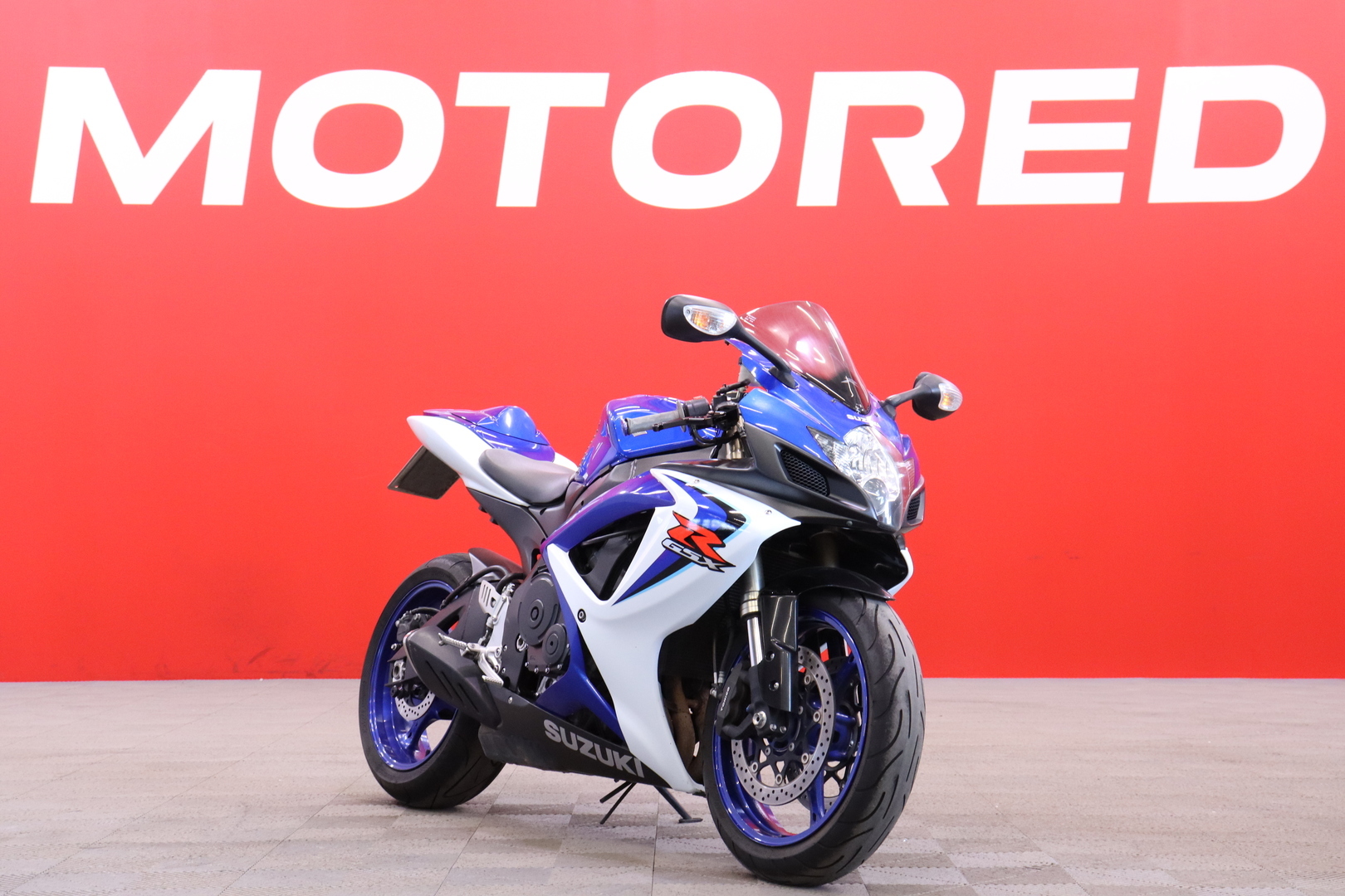 Suzuki - GSX-R - 600 // Suomi-pyörä / Ohjausiskunvaimennin / 2x-avain // - Moottoripyörä