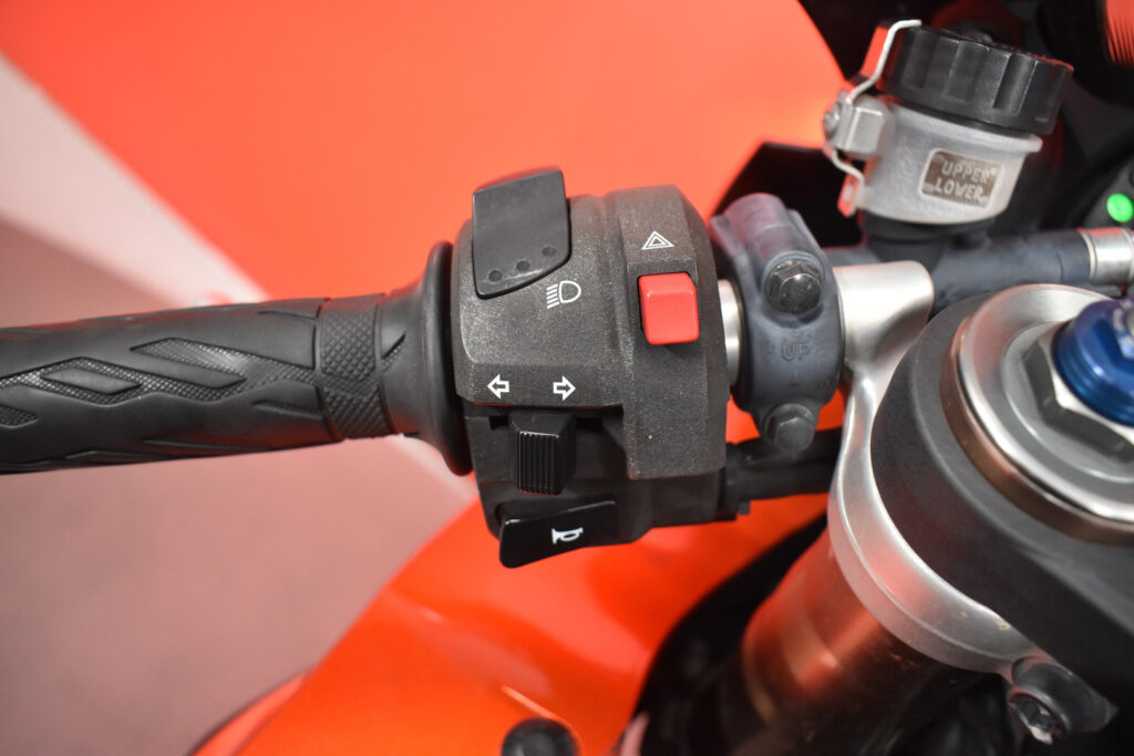 tuotekuva-Suzuki-GSX-R-WM-718-2026-05-28-174605-17 tuotekuva-Suzuki-GSX-R-WM-718-2026-05-28-174605-17