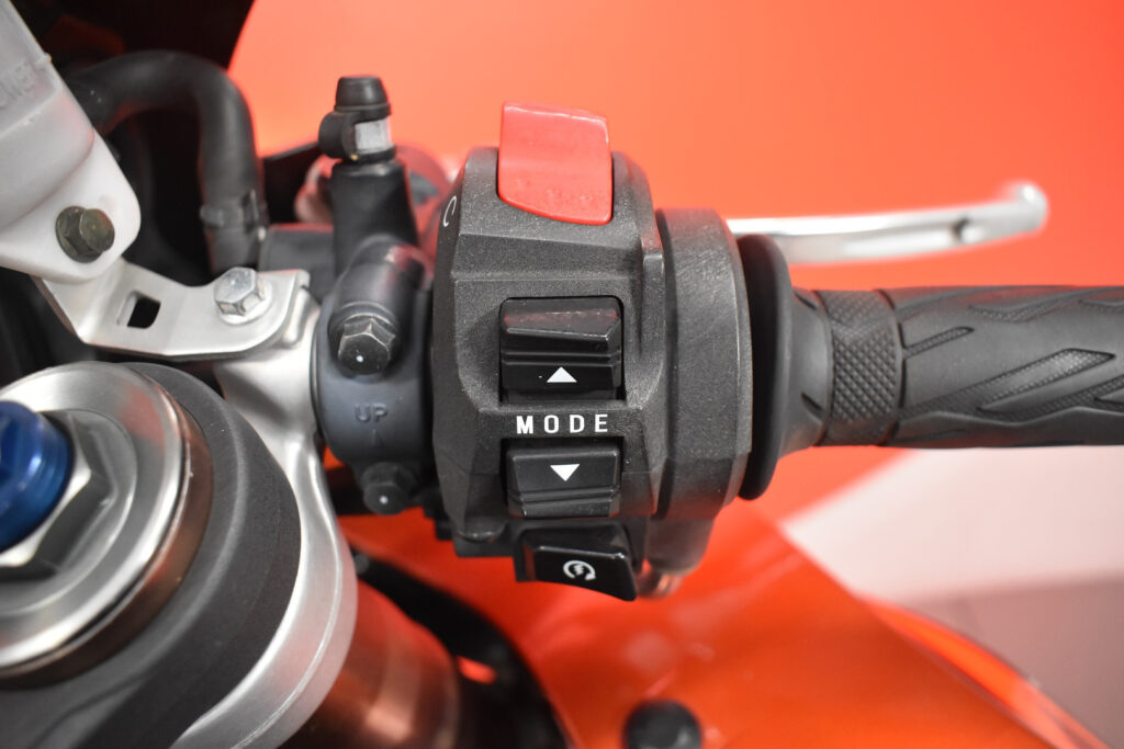 tuotekuva-Suzuki-GSX-R-WM-718-2026-05-28-174605-18 tuotekuva-Suzuki-GSX-R-WM-718-2026-05-28-174605-18