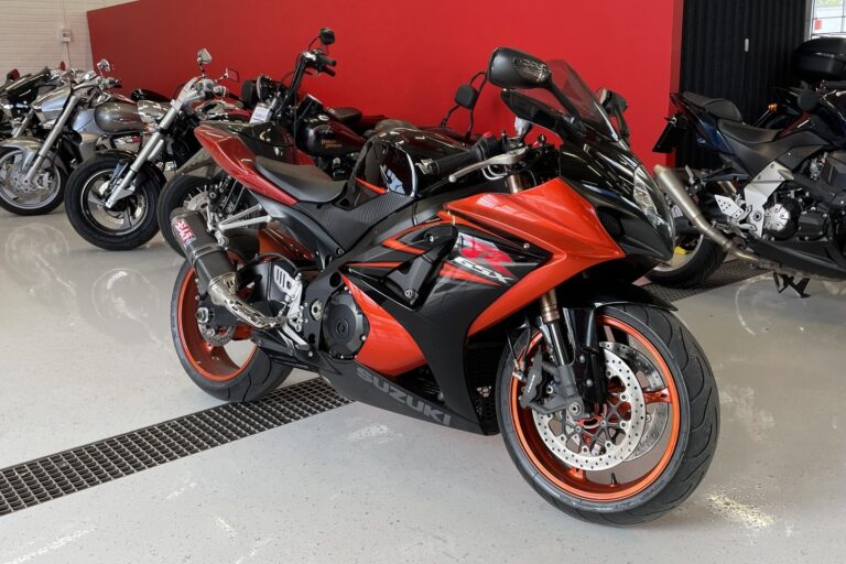 Suzuki - GSX-R - 1000 // Suomi-pyörä / Yoshimura / Juuri tullut // - Moottoripyörä