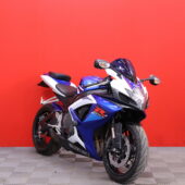 Suzuki - GSX-R - 750 // Suomi-pyörä / Putkisto / Ducktail / Ohjausiskari / Kaatumatapit // - Moottoripyörä
