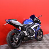 Suzuki - GSX-R - 750 // Suomi-pyörä / Putkisto / Ducktail / Ohjausiskari / Kaatumatapit // - Moottoripyörä