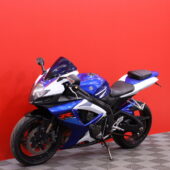 Suzuki - GSX-R - 750 // Suomi-pyörä / Putkisto / Ducktail / Ohjausiskari / Kaatumatapit // - Moottoripyörä