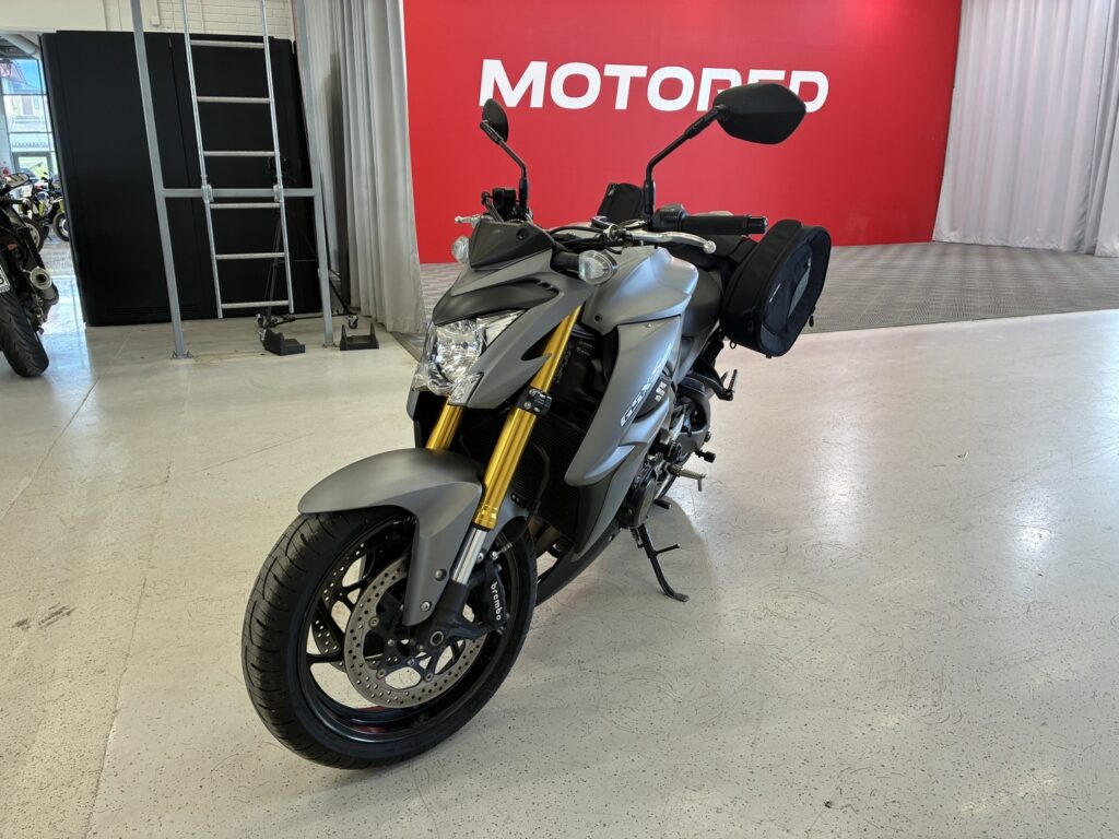 Suzuki - GSX-S - 1000A // Juuri saapunut! / Suomi-pyörä / Huoltokirja / TC / ABS / Laukut // Suzuki - GSX-S - 1000A // Juuri saapunut! / Suomi-pyörä / Huoltokirja / TC / ABS / Laukut // - Moottoripyörä