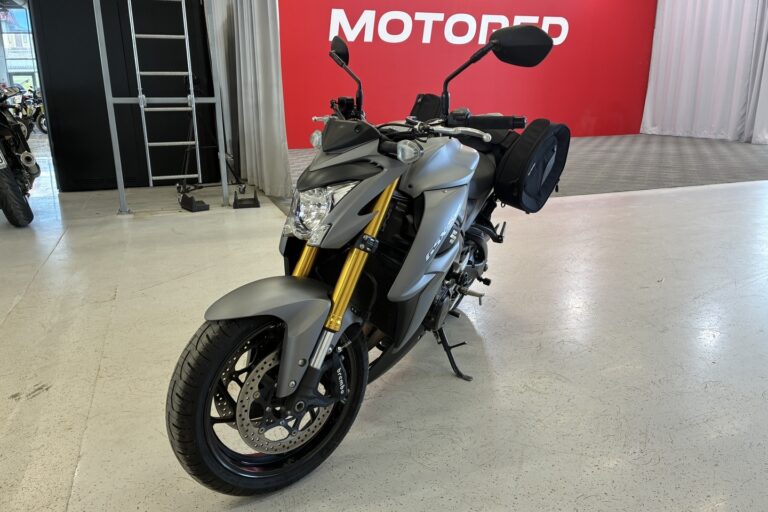 Suzuki - GSX-S - 1000A // Juuri saapunut! / Suomi-pyörä / Huoltokirja / TC / ABS / Laukut // - Moottoripyörä