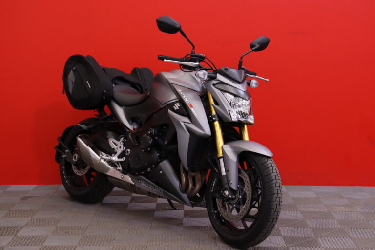 Suzuki - GSX-S - 1000A // Juuri saapunut! / Suomi-pyörä / Huoltokirja / TC / ABS / Laukut // - Moottoripyörä
