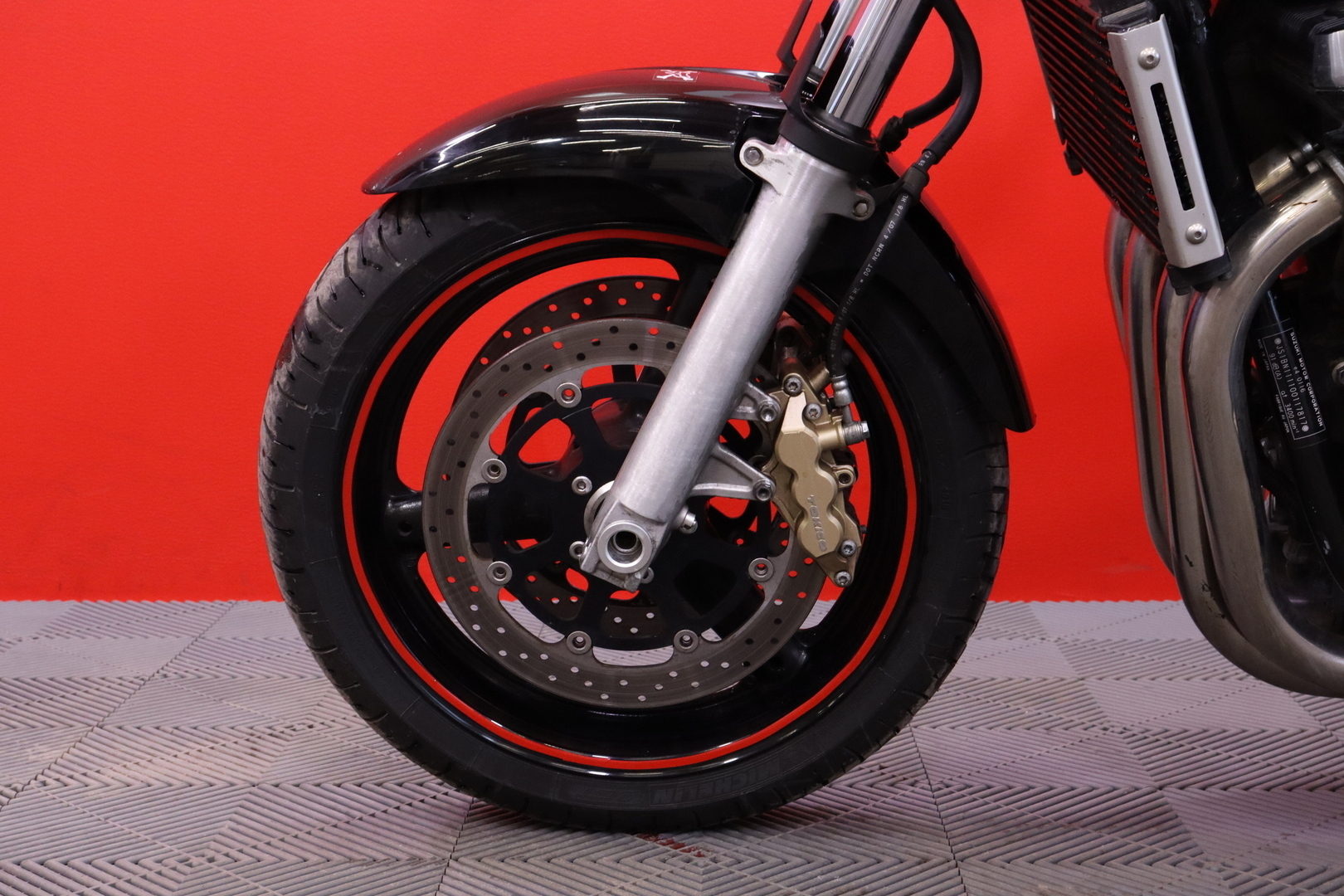 Suzuki - GSX - 1400 // Suomi-pyörä / Yoshimura putkisto // - Moottoripyörä