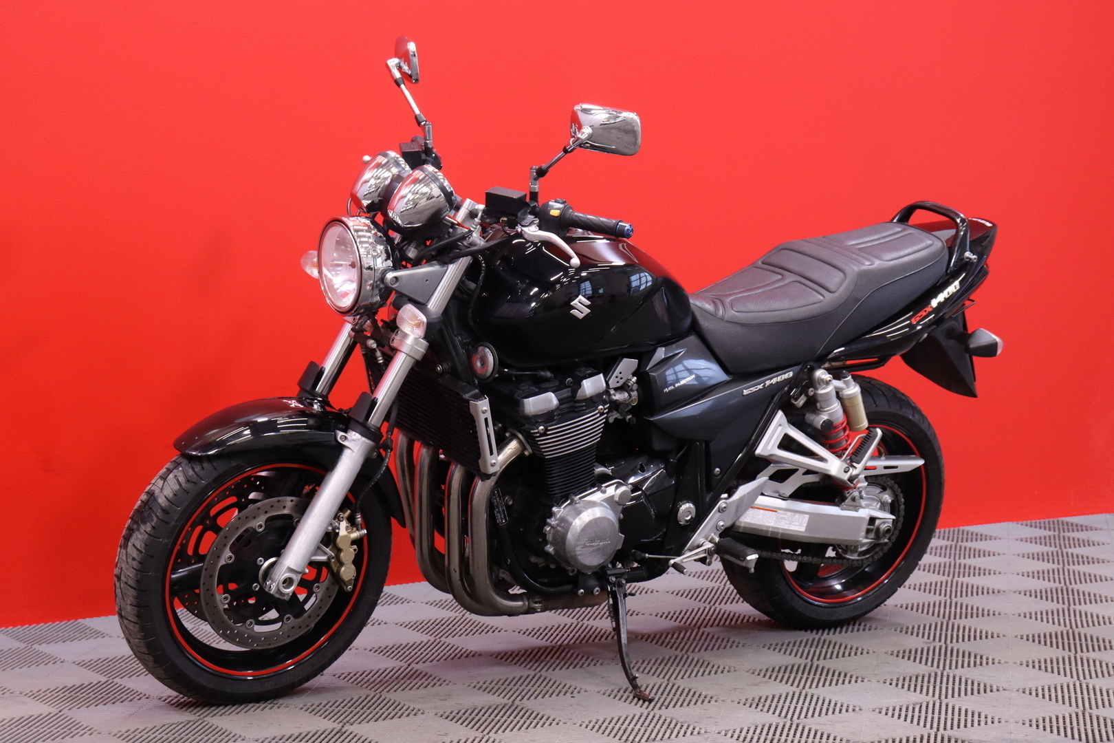 Suzuki - GSX - 1400 // Suomi-pyörä / Yoshimura putkisto // - Moottoripyörä
