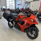 Suzuki - GSX - 1300R Hayabusa // Juuri saapunut / Suomi-pyörä / Laukut // - Moottoripyörä