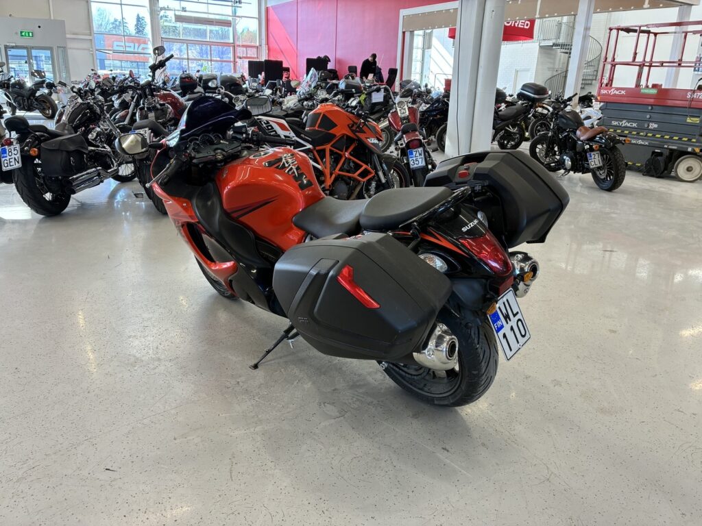Suzuki - GSX - 1300R Hayabusa // Juuri saapunut / Suomi-pyörä / Laukut // Suzuki - GSX - 1300R Hayabusa // Juuri saapunut / Suomi-pyörä / Laukut // - Moottoripyörä