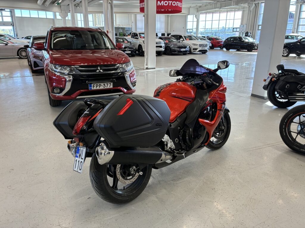Suzuki - GSX - 1300R Hayabusa // Juuri saapunut / Suomi-pyörä / Laukut // Suzuki - GSX - 1300R Hayabusa // Juuri saapunut / Suomi-pyörä / Laukut // - Moottoripyörä