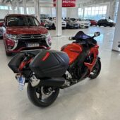 Suzuki - GSX - 1300R Hayabusa // Juuri saapunut / Suomi-pyörä / Laukut // - Moottoripyörä