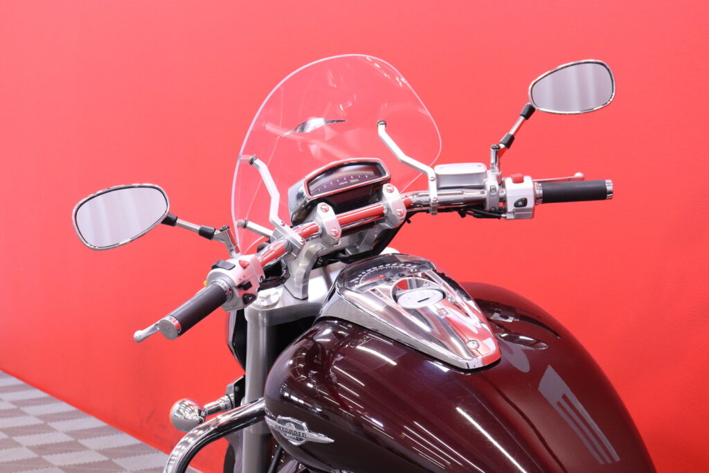 Suzuki - INTRUDER - M1800R // Suomi-pyörä / Huoltokirja / Sissybar / Kaatumaraudat / 2x laukut // Suzuki - INTRUDER - M1800R // Suomi-pyörä / Huoltokirja / Sissybar / Kaatumaraudat / 2x laukut // - Moottoripyörä