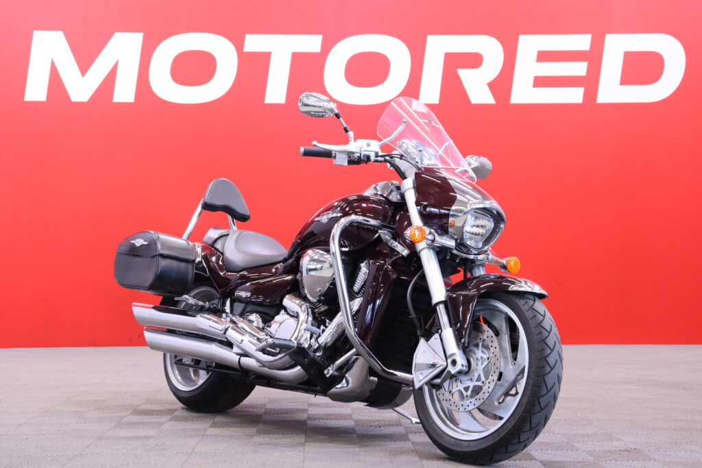 Suzuki - INTRUDER - M1800R // Suomi-pyörä / Huoltokirja / Sissybar / Kaatumaraudat / 2x laukut // - Moottoripyörä