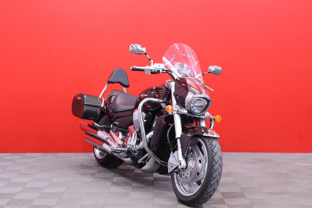 Suzuki - INTRUDER - M1800R // Suomi-pyörä / Huoltokirja / Sissybar / Kaatumaraudat / 2x laukut // Suzuki - INTRUDER - M1800R // Suomi-pyörä / Huoltokirja / Sissybar / Kaatumaraudat / 2x laukut // - Moottoripyörä