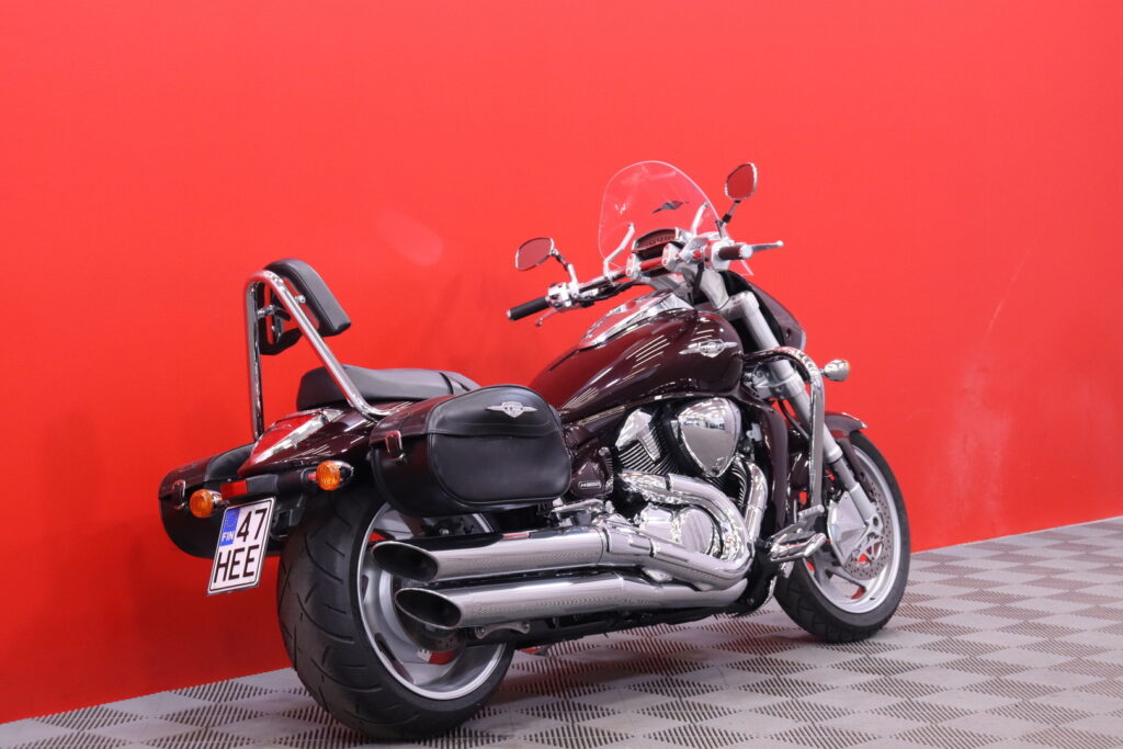 Suzuki - INTRUDER - M1800R // Suomi-pyörä / Huoltokirja / Sissybar / Kaatumaraudat / 2x laukut // Suzuki - INTRUDER - M1800R // Suomi-pyörä / Huoltokirja / Sissybar / Kaatumaraudat / 2x laukut // - Moottoripyörä