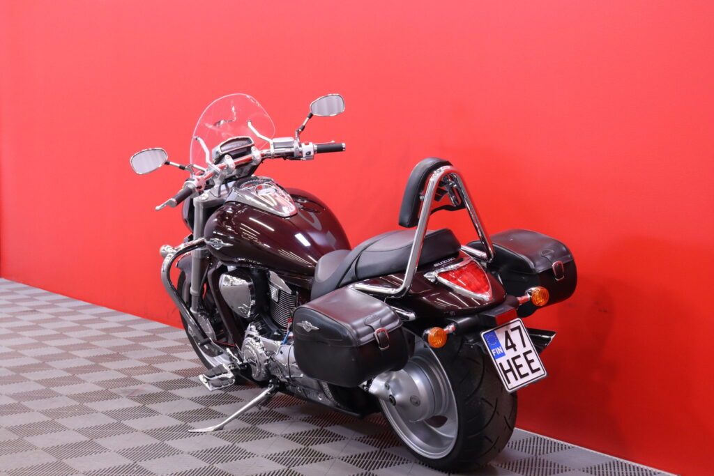 Suzuki - INTRUDER - M1800R // Suomi-pyörä / Huoltokirja / Sissybar / Kaatumaraudat / 2x laukut // Suzuki - INTRUDER - M1800R // Suomi-pyörä / Huoltokirja / Sissybar / Kaatumaraudat / 2x laukut // - Moottoripyörä