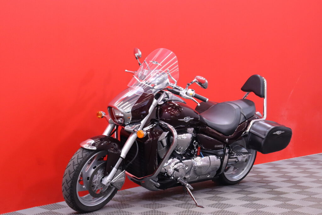 Suzuki - INTRUDER - M1800R // Suomi-pyörä / Huoltokirja / Sissybar / Kaatumaraudat / 2x laukut // Suzuki - INTRUDER - M1800R // Suomi-pyörä / Huoltokirja / Sissybar / Kaatumaraudat / 2x laukut // - Moottoripyörä