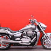 Suzuki - INTRUDER - M1800R // Cobra Putkisto / Huoltokirja / Sissybar // - Moottoripyörä