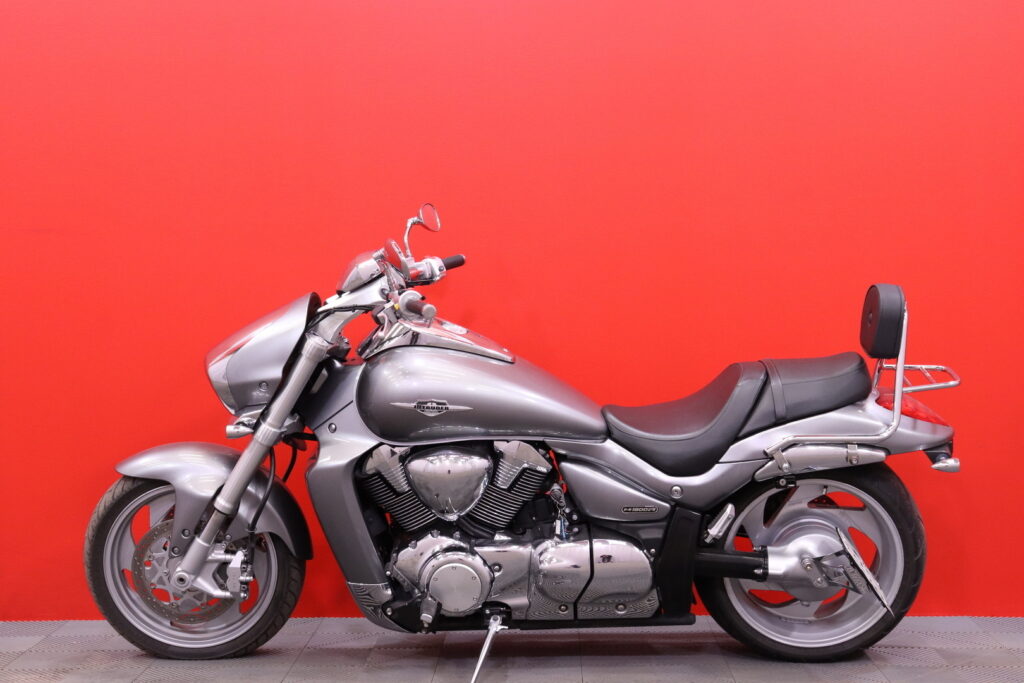 Suzuki - INTRUDER - M1800R // Cobra Putkisto / Huoltokirja / Sissybar // Suzuki - INTRUDER - M1800R // Cobra Putkisto / Huoltokirja / Sissybar // - Moottoripyörä