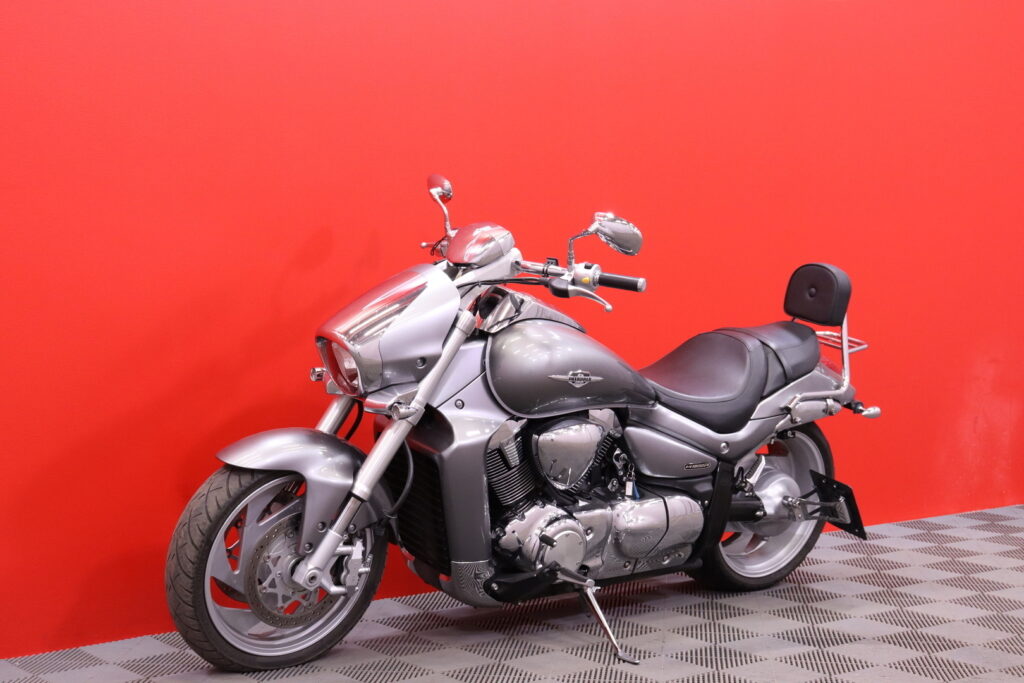 Suzuki - INTRUDER - M1800R // Cobra Putkisto / Huoltokirja / Sissybar // Suzuki - INTRUDER - M1800R // Cobra Putkisto / Huoltokirja / Sissybar // - Moottoripyörä