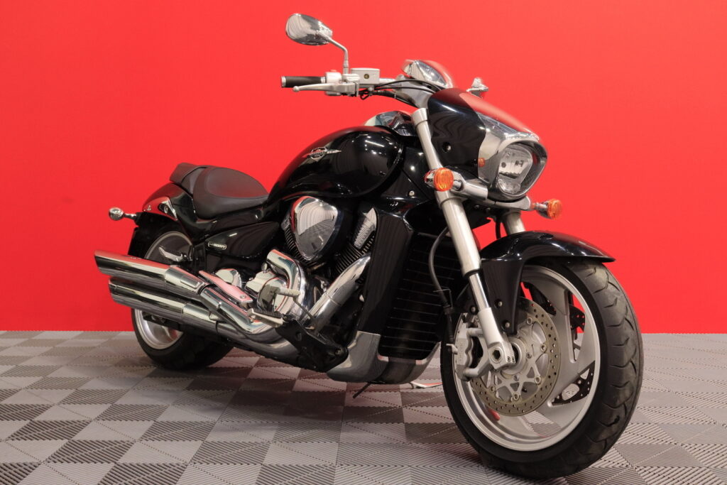 Suzuki - INTRUDER - M1800R // 1. Om. Suomi-pyörä / Ducktail / Kotiintoimitus! // Suzuki - INTRUDER - M1800R // 1. Om. Suomi-pyörä / Ducktail / Kotiintoimitus! // - Moottoripyörä