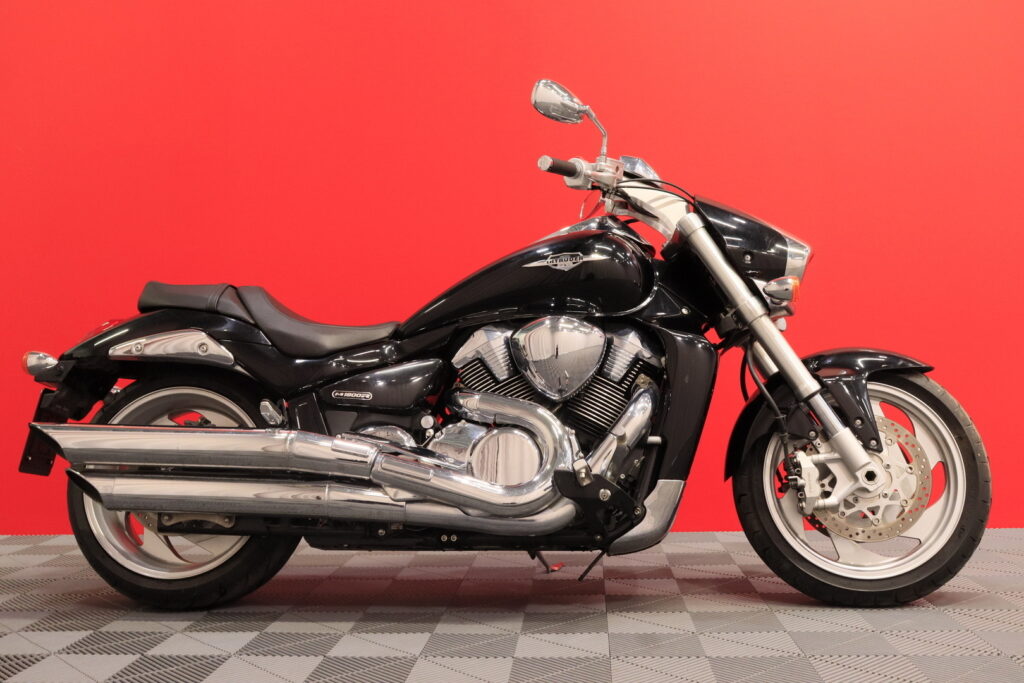Suzuki - INTRUDER - M1800R // 1. Om. Suomi-pyörä / Ducktail / Kotiintoimitus! // Suzuki - INTRUDER - M1800R // 1. Om. Suomi-pyörä / Ducktail / Kotiintoimitus! // - Moottoripyörä