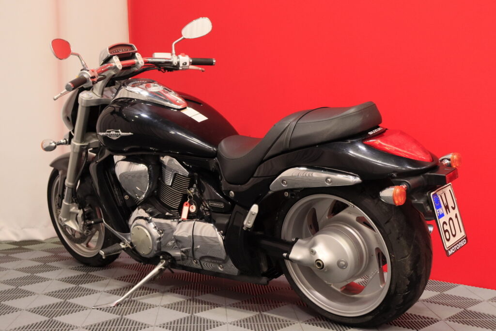 Suzuki - INTRUDER - M1800R // 1. Om. Suomi-pyörä / Ducktail / Kotiintoimitus! // Suzuki - INTRUDER - M1800R // 1. Om. Suomi-pyörä / Ducktail / Kotiintoimitus! // - Moottoripyörä
