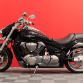 Suzuki - INTRUDER - M1800R // 1. Om. Suomi-pyörä / Ducktail / Kotiintoimitus! // - Moottoripyörä
