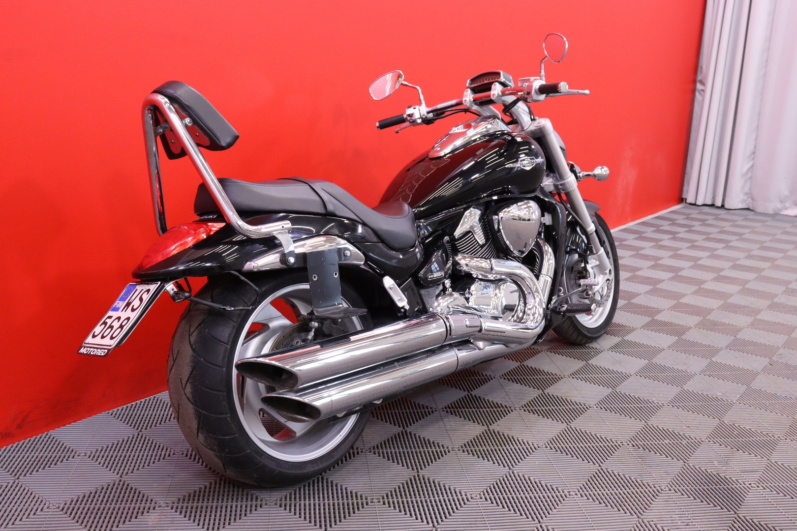Suzuki - INTRUDER - M1800R // Huoltokirja / Sissybar / Suomi-Pyörä // - Moottoripyörä