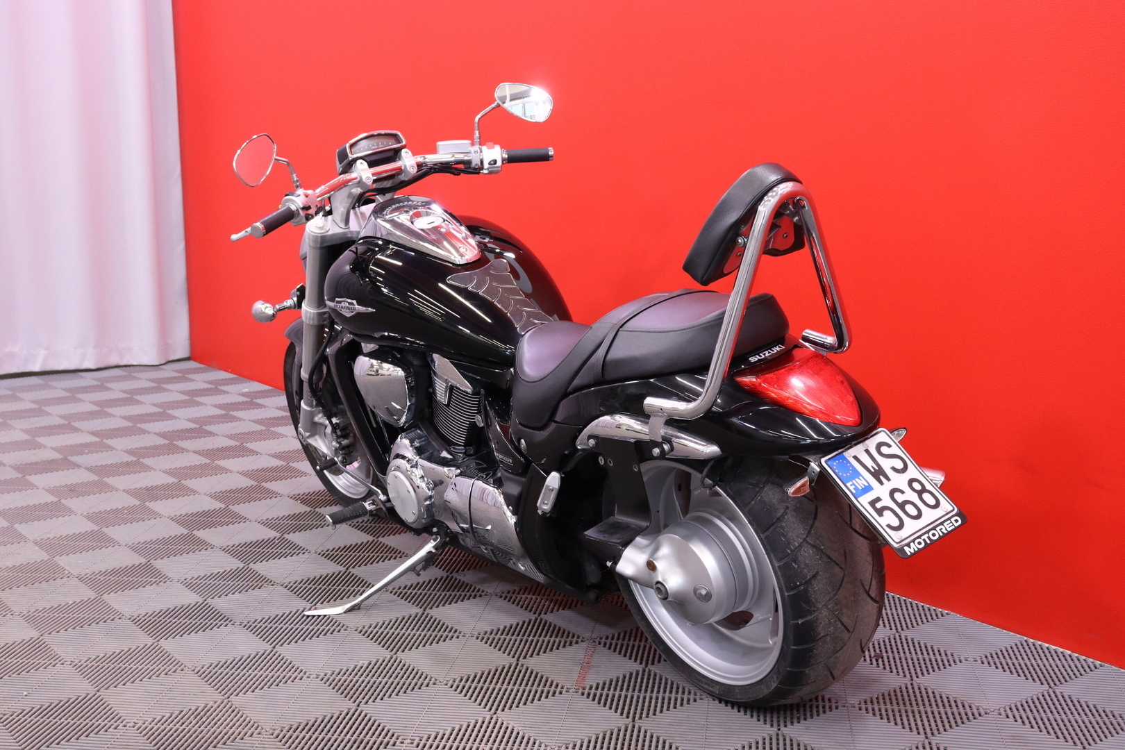 Suzuki - INTRUDER - M1800R // Huoltokirja / Sissybar / Suomi-Pyörä // - Moottoripyörä