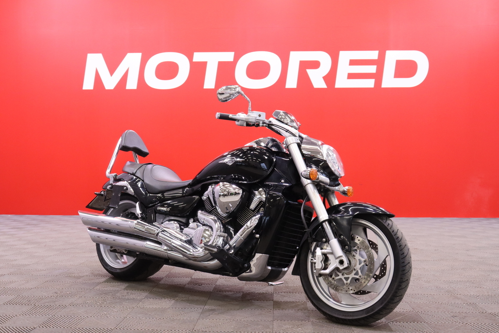 Suzuki - INTRUDER - M1800R // Huoltokirja / Sissybar / Suomi-Pyörä // - Moottoripyörä