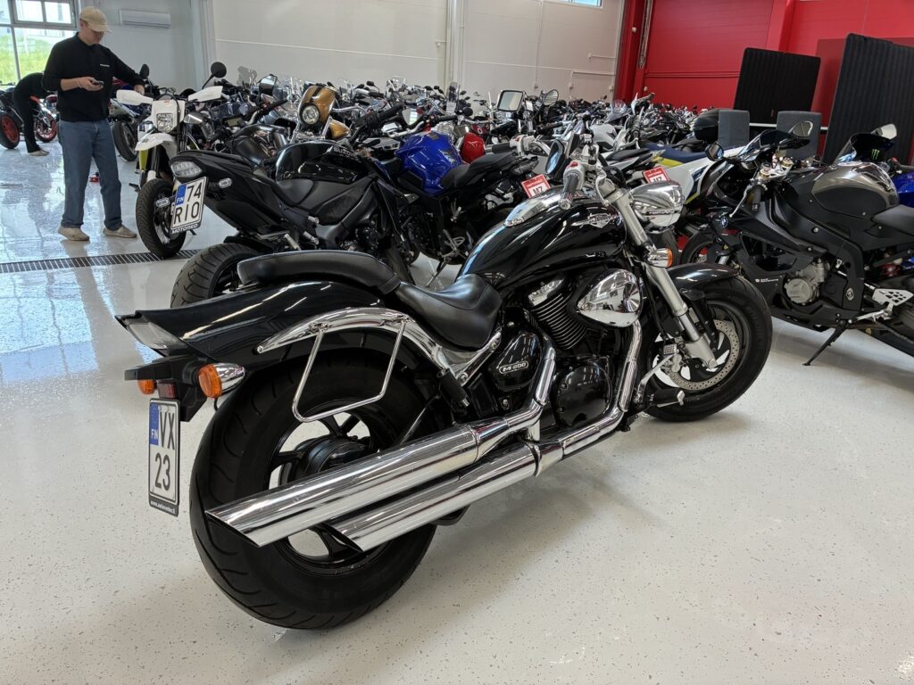 Suzuki - VZ - 800 Marauder // Juuri saapunut / Suomi-pyörä // Suzuki - VZ - 800 Marauder // Juuri saapunut / Suomi-pyörä // - Moottoripyörä