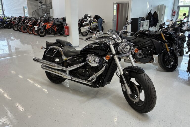 Suzuki - VZ - 800 Marauder // Juuri saapunut / Suomi-pyörä // - Moottoripyörä