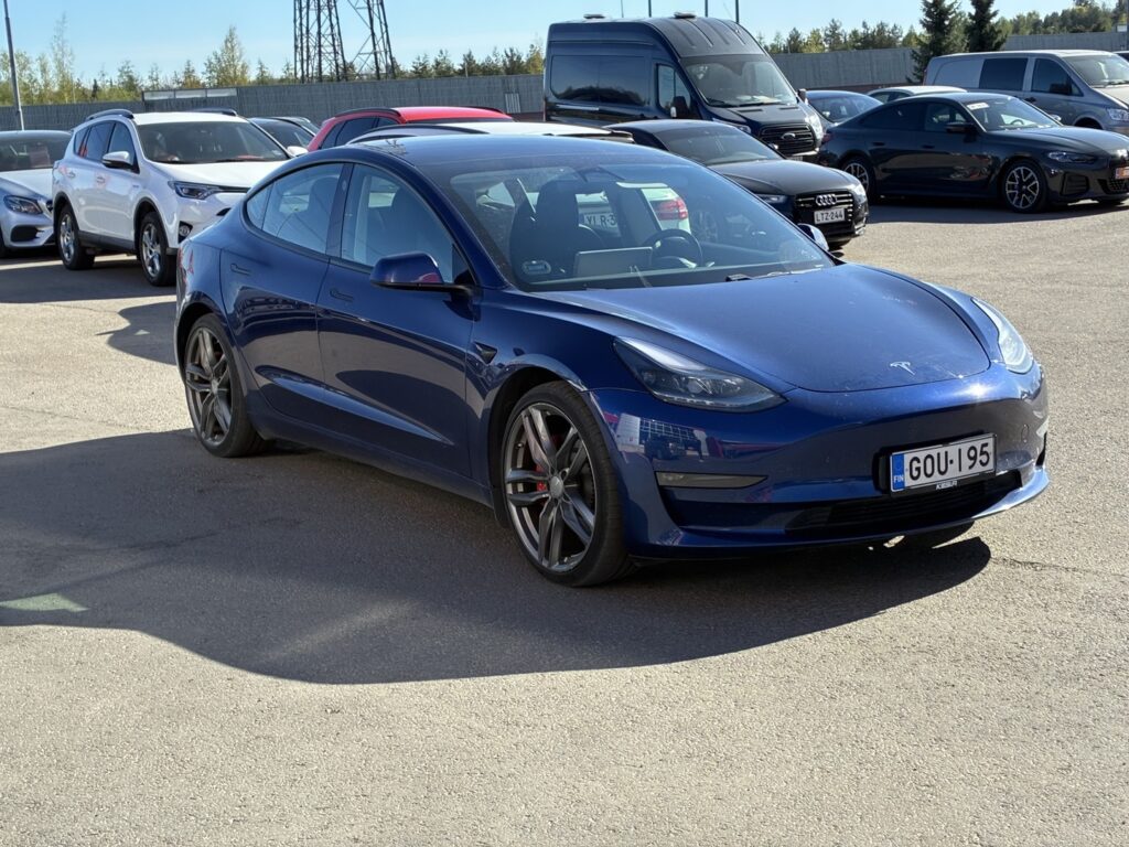 Tesla - Model 3 - Performance - Sedan