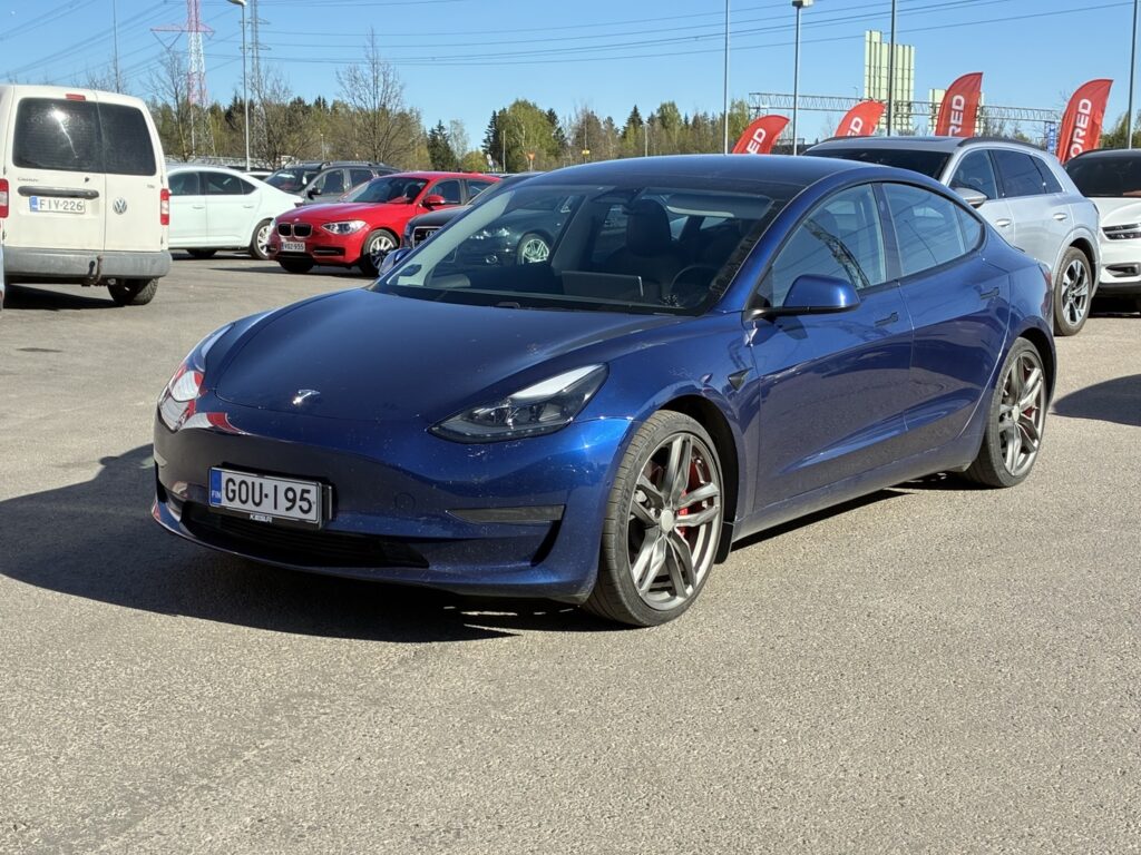 Tesla - Model 3 - Performance Tesla - Model 3 - Performance - Sedan