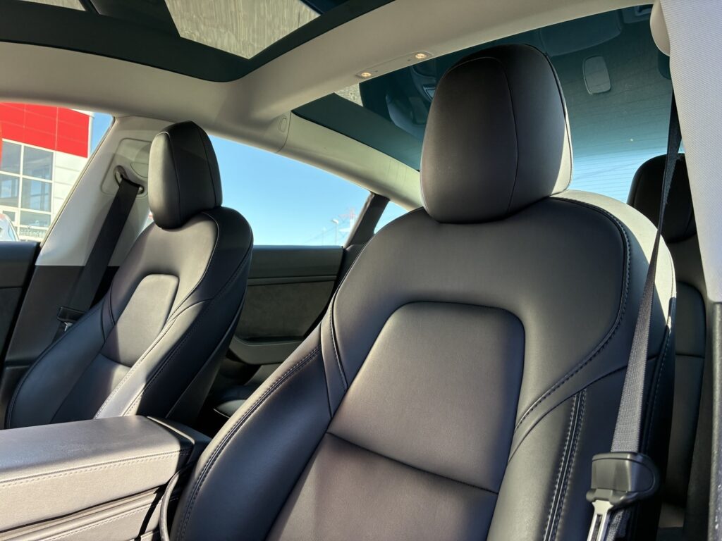Tesla - Model 3 - Performance Tesla - Model 3 - Performance - Sedan