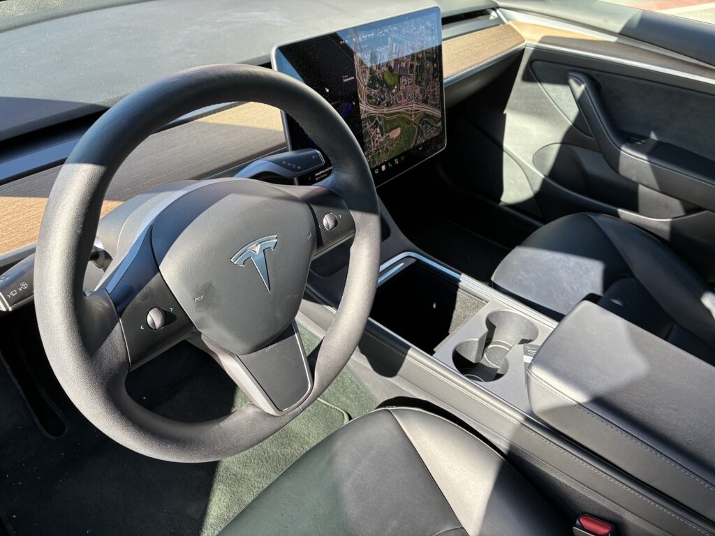Tesla - Model 3 - Performance Tesla - Model 3 - Performance - Sedan