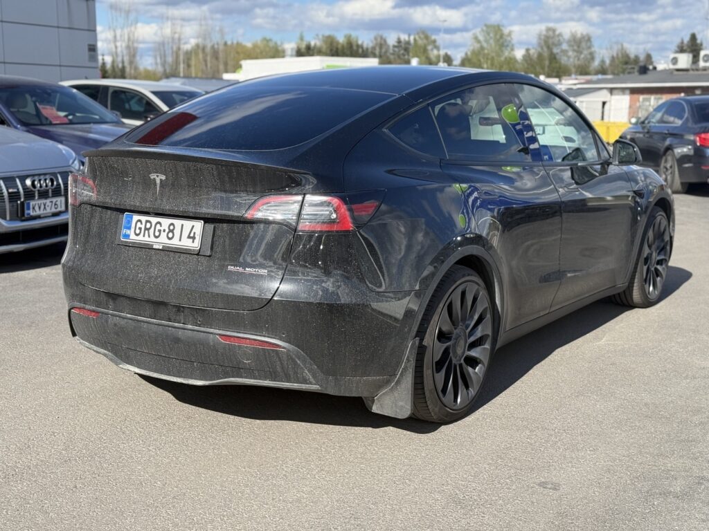 Tesla - Model Y - Performance Tesla - Model Y - Performance - Maastoauto