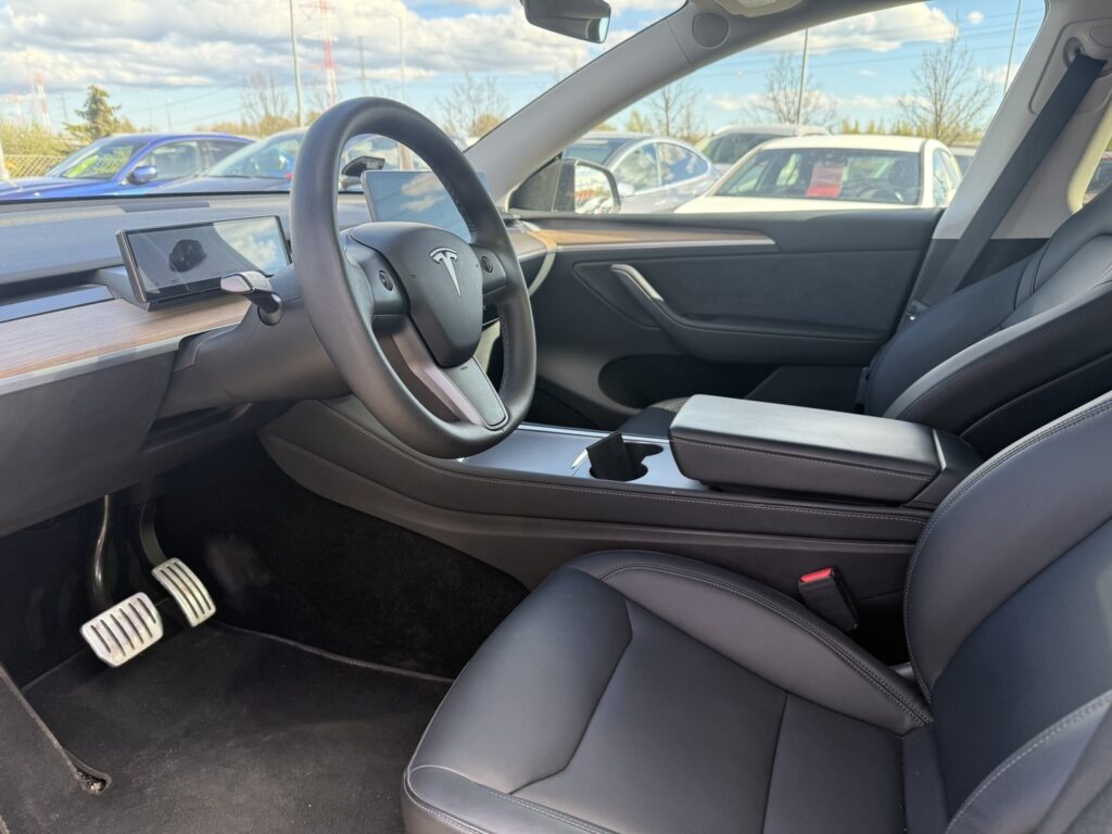 Tesla - Model Y - Performance Tesla - Model Y - Performance - Maastoauto