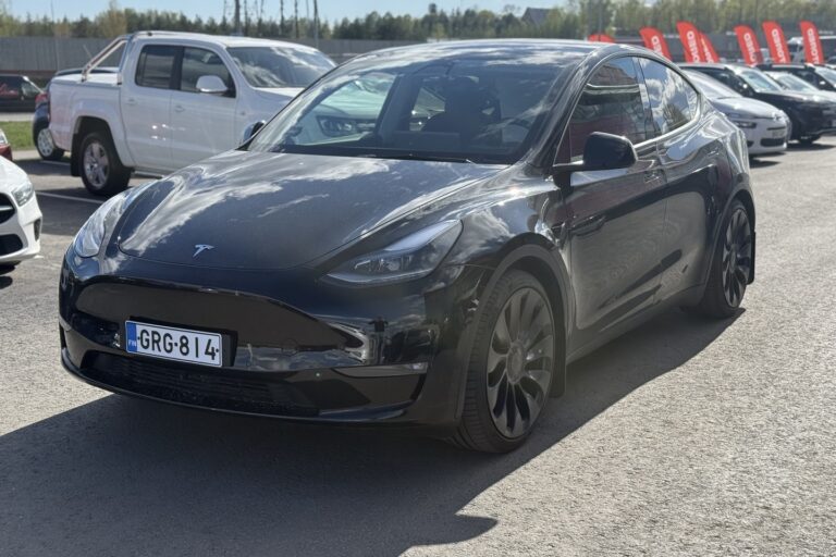 Tesla - Model Y - Performance - Maastoauto