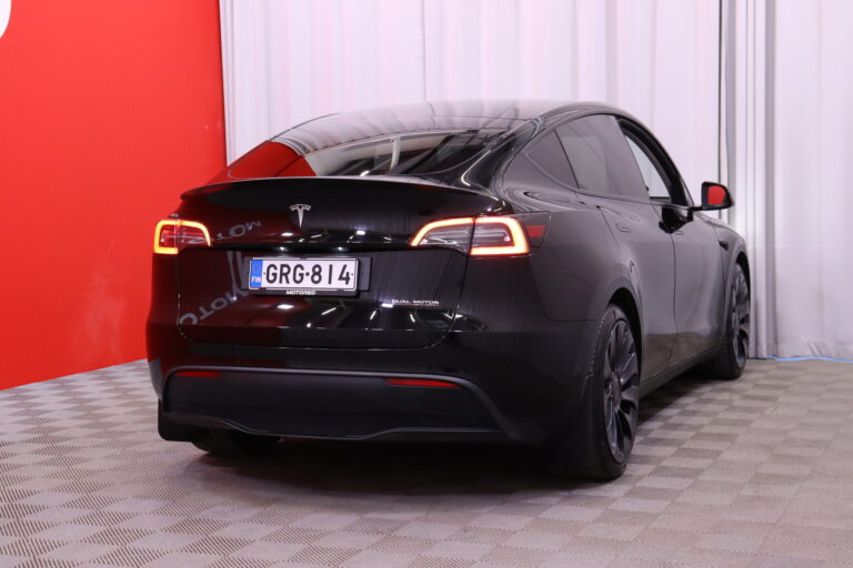Tesla - Model Y - Performance // Matrix LED / AMD Ryzen / Premium Audio / 2x Vanteet / Lämpöpumppu / Lasikatto // - Maastoauto