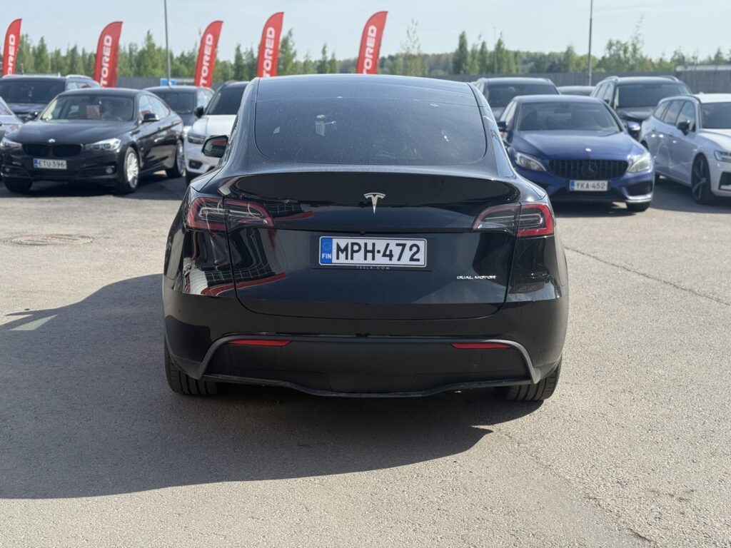 Tesla - Model Y - Long Range Tesla - Model Y - Long Range - Maastoauto