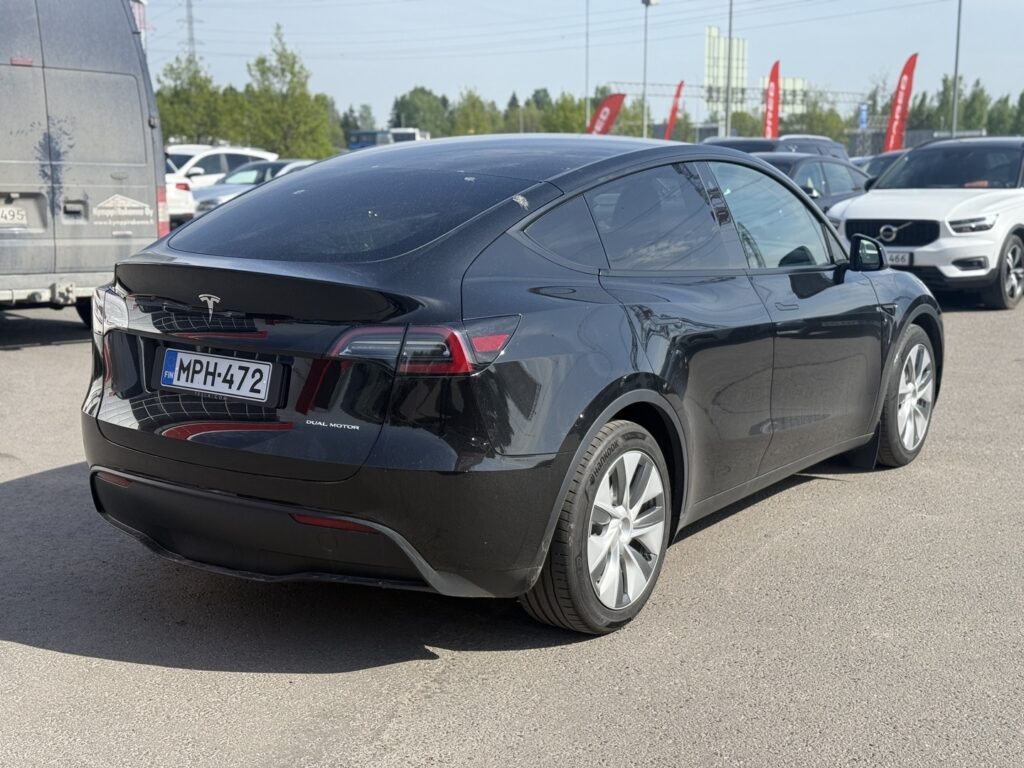 Tesla - Model Y - Long Range Tesla - Model Y - Long Range - Maastoauto
