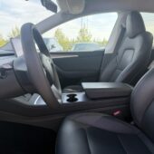 Tesla - Model Y - Long Range - Maastoauto