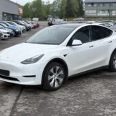 Tesla - Model Y - Long Range AWD // Koukku / Autopilot / Premium Audio / Lasikatto / Kamera / ILP // - Maastoauto