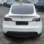 Tesla - Model Y - Long Range AWD // Koukku / Autopilot / Premium Audio / Lasikatto / Kamera / ILP // - Maastoauto